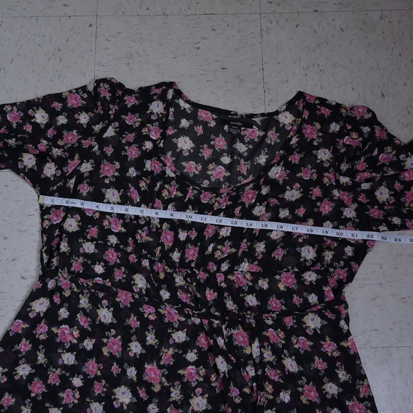 Majora | Black pink and white floral front tie up cropped sleeve blouse - Picture 10 of 10